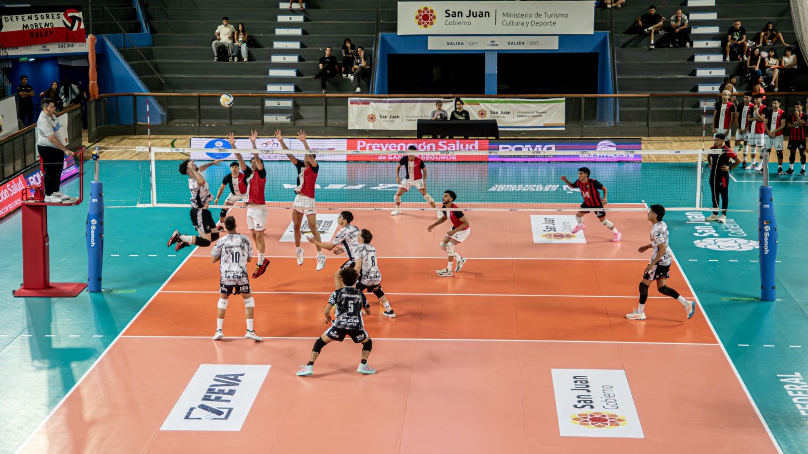 Liga Federal de Vóley: Las chicas mandaron en una jornada de viernes a puro festejo