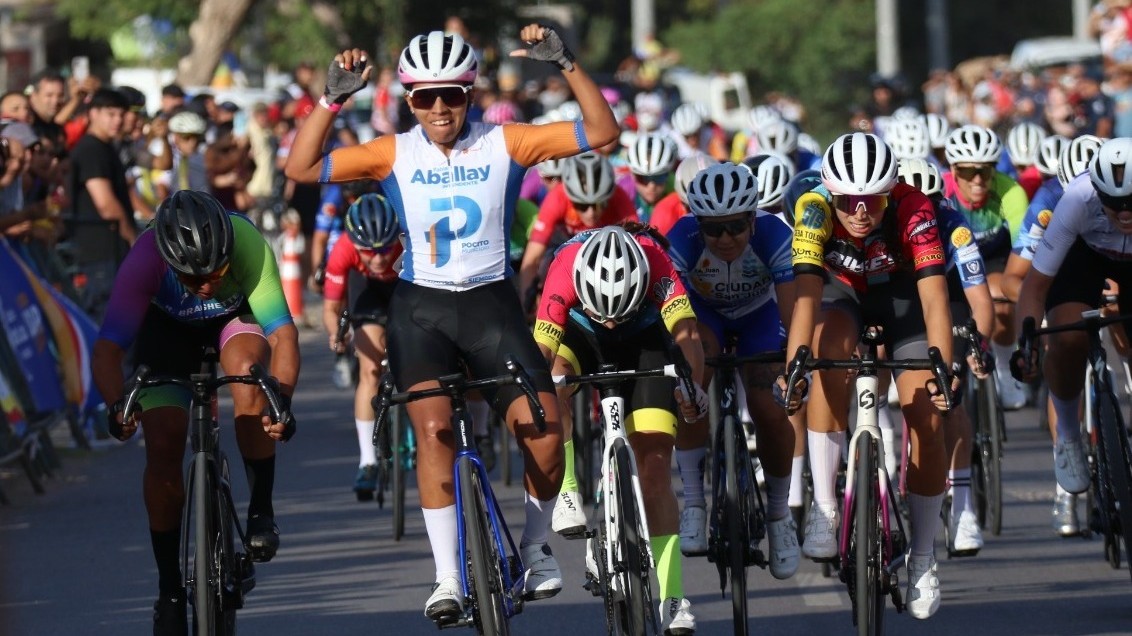 Maribel Aguirre mandó en Santa Lucía