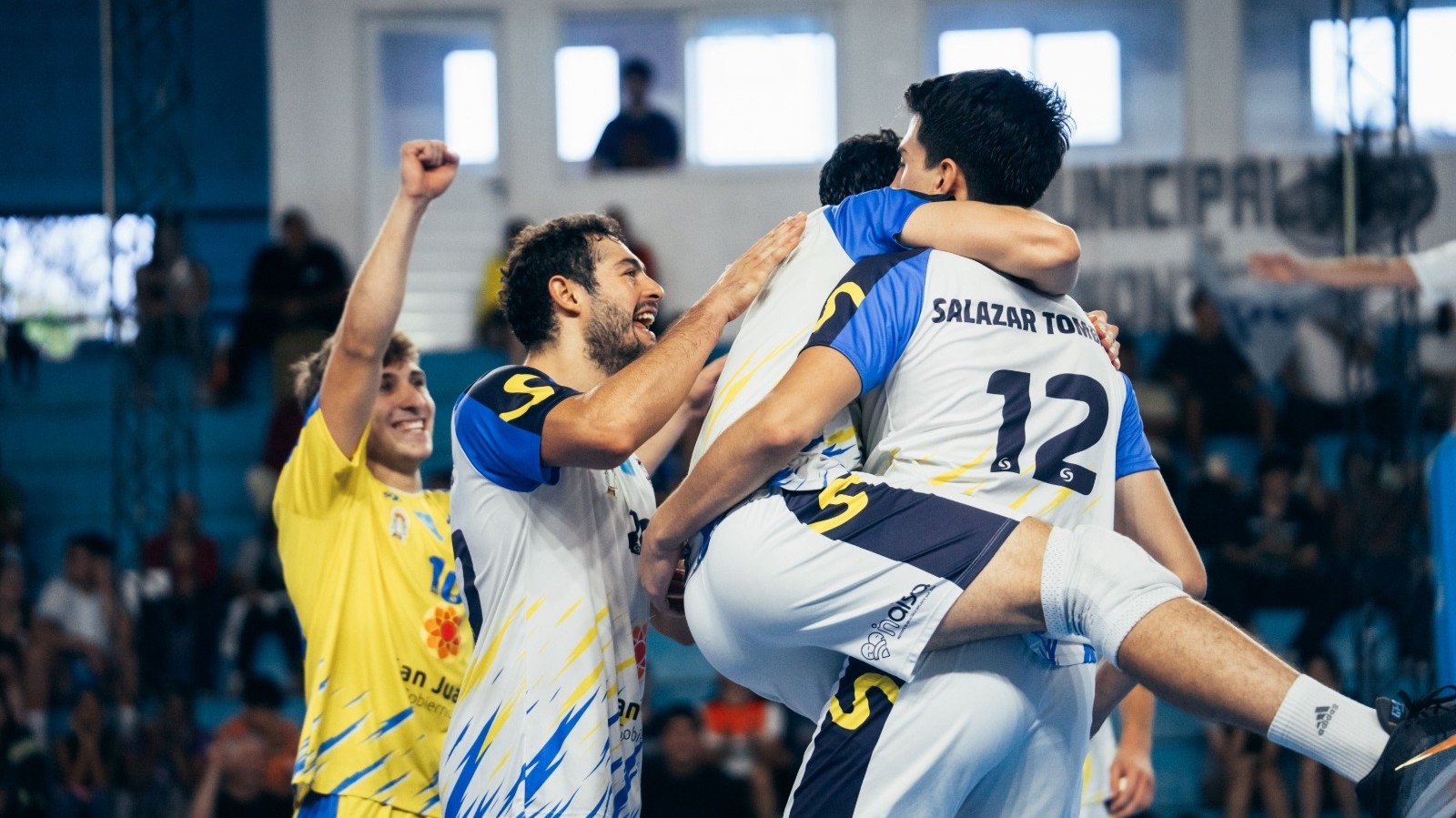 UPCN goleó y acaricia las semifinales