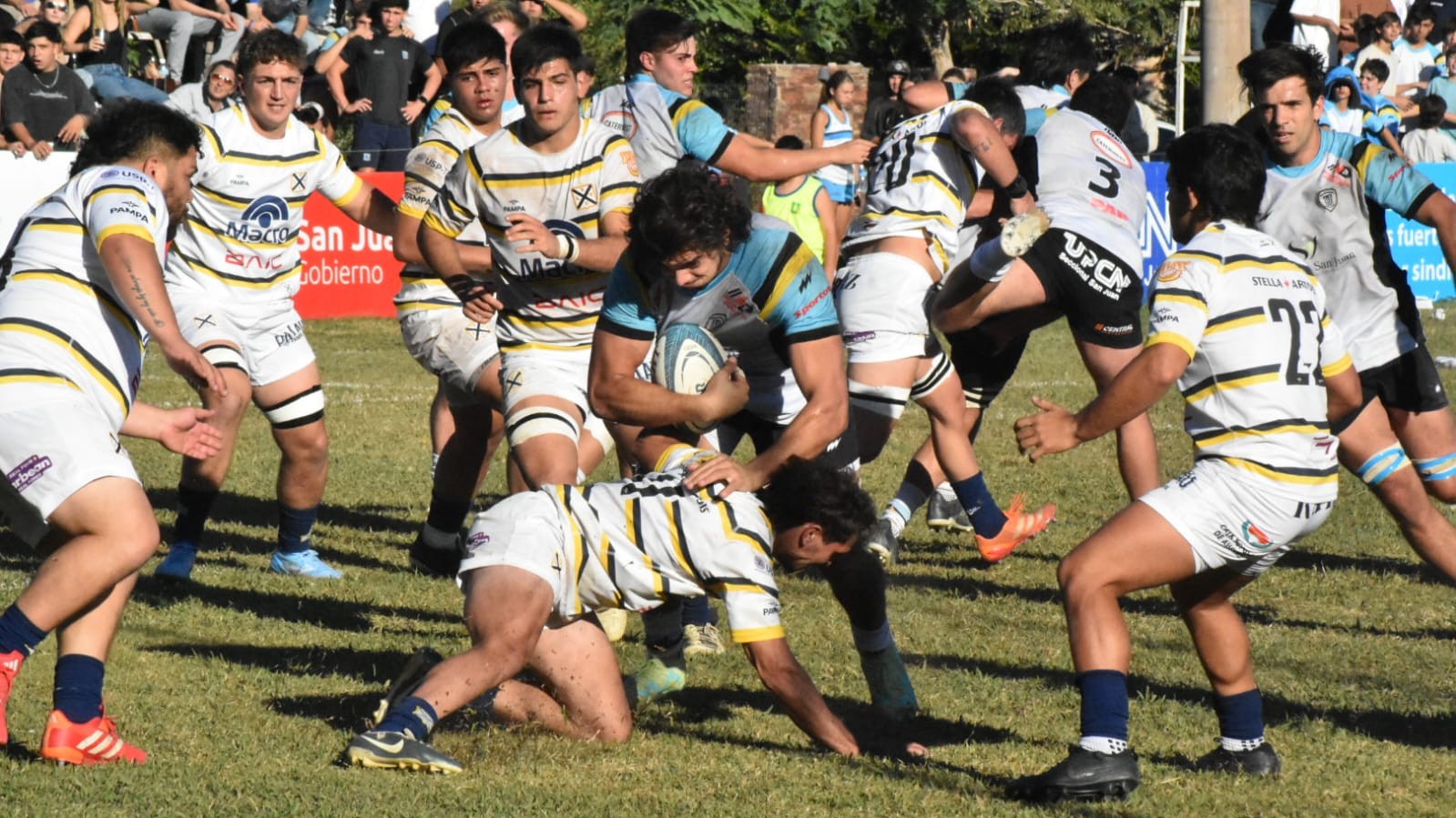 Universitario dio pelea pero no pudo sostenerlo: derrota ante Lawn Tennis en el debut del TDI "B"