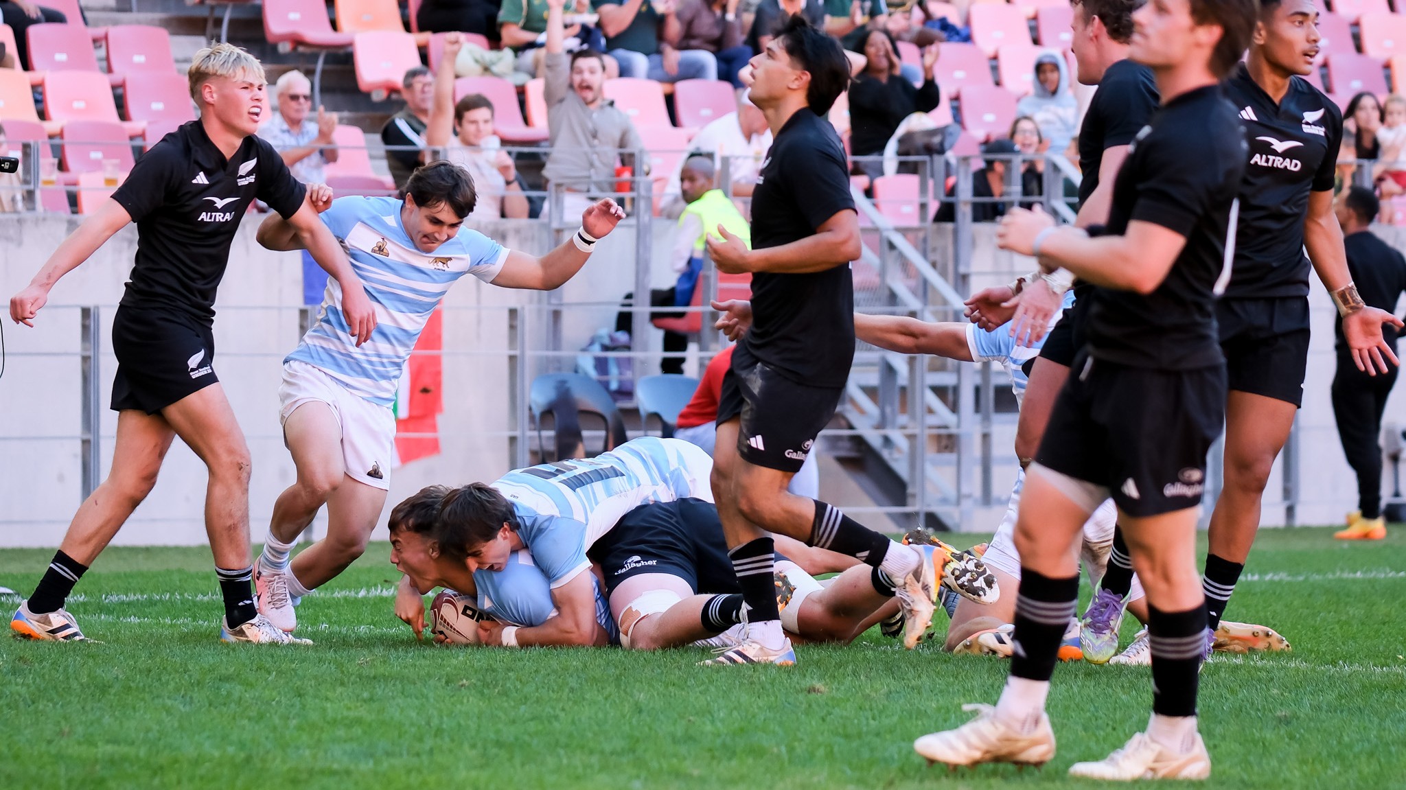 Con el sanjuanino Manuel Cuneo como titular, Los Pumitas vencieron a los All Blacks