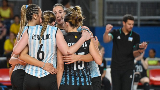 Candelaria Herrera vuelve a Las Panteras para enfrentar a Bulgaria