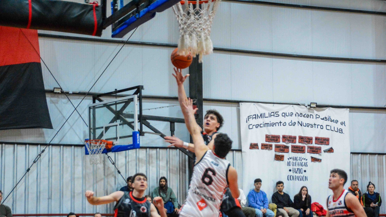 Urquiza metió un triunfazo ante Sparta en la previa de los playoffs