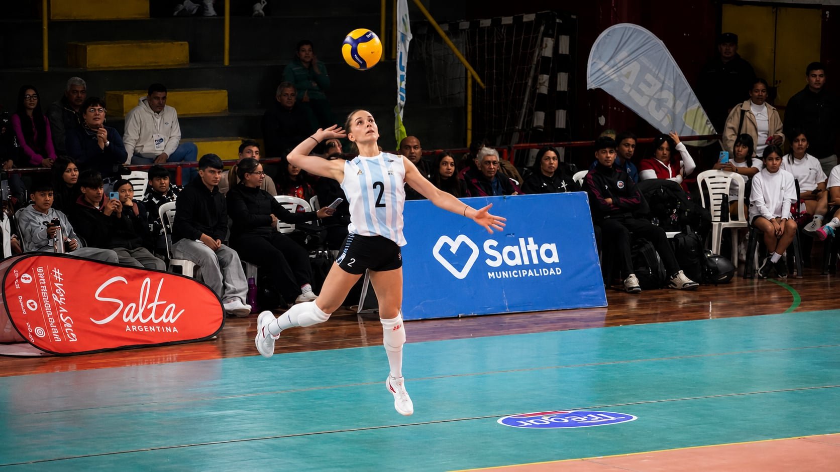 ¡Paso arrollador en Salta! Las Panteras barrieron a Perú con la sanjuanina Candelaria Herrera como titular